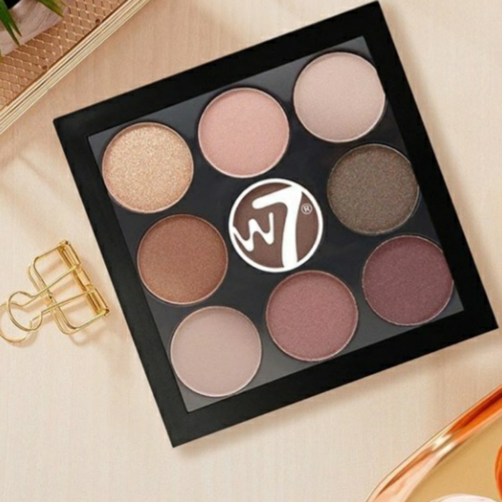 THE NAUGHTY NINE EYESHADOW PALETTE